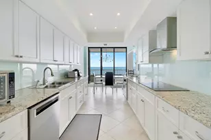 5250 N Ocean Dr, Singer Island, FL 33404 - Photo 40