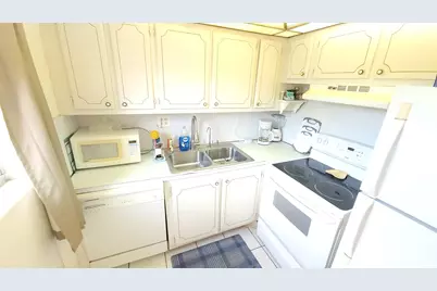 147 Bedford F, West Palm Beach, FL 33417 - Photo 6