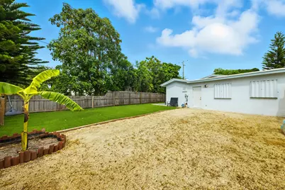 2898 SE 1st Place, Boynton Beach, FL 33435 - Photo 6