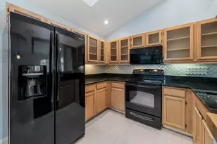 9190 Heathridge Dr, West Palm Beach, FL 33411 - Photo 8