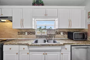 1136 W 7th St, Riviera Beach, FL 33404 - Photo 6