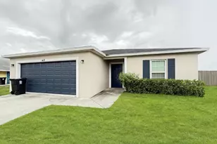 418 SW Fields Ave, Port Saint Lucie, FL 34953 - Photo 1