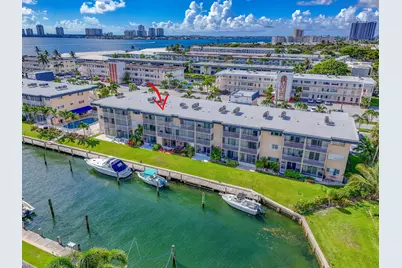 131 Doolen Court #304, North Palm Beach, FL 33408 - Photo 2