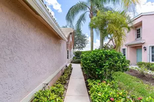 10674 Pelican Dr, Wellington, FL 33414 - Photo 4