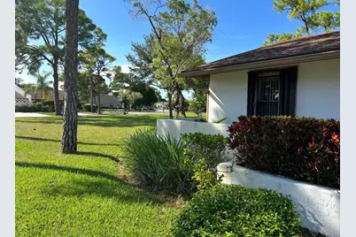 6117 Fairfield Circle, Greenacres, FL 33463 - Photo 4