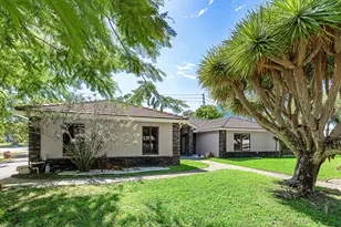 701 Buoy Rd, North Palm Beach, FL 33408 - Photo 1