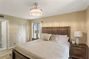 1102 Green Pine Blvd, West Palm Beach, FL 33409 - Photo 12