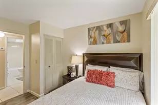 1102 Green Pine Blvd, West Palm Beach, FL 33409 - Photo 16
