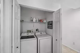 1610 Presidential Way, West Palm Beach, FL 33401 - Photo 8