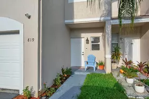 819 NW 42nd Pl, Deerfield Beach, FL 33064 - Photo 2