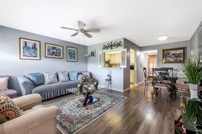 393 Windsor Q, West Palm Beach, FL 33417 - Photo 2