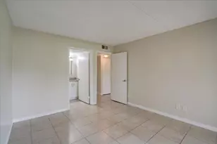 1104 Meadows Cir, Boynton Beach, FL 33436 - Photo 16