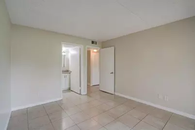 1104 Meadows Circle, Boynton Beach, FL 33436 - Photo 16
