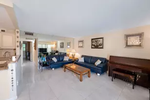 360 Grantham E E, Deerfield Beach, FL 33442 - Photo 4