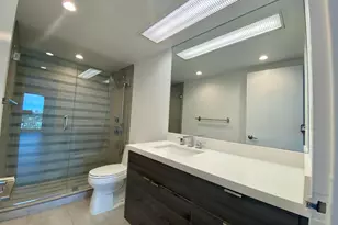 5401 Collins Ave, Miami Beach, FL 33140 - Photo 16