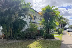 228 Northampton L, West Palm Beach, FL 33417 - Photo 2
