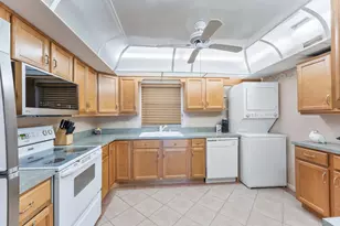 801 Lake Shore Dr, West Palm Beach, FL 33403 - Photo 18