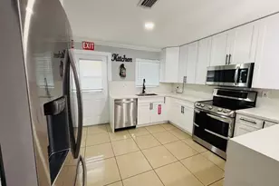 2010 NE 1st Ave, Pompano Beach, FL 33060 - Photo 16