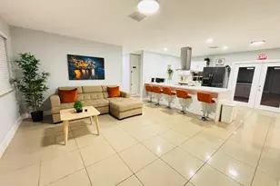 2010 NE 1st Ave, Pompano Beach, FL 33060 - Photo 2