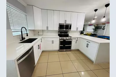 2010 NE 1st Avenue, Pompano Beach, FL 33060 - Photo 20