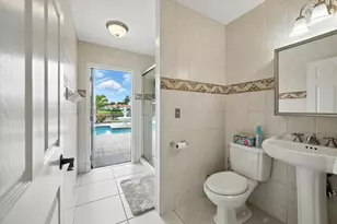 2195 Portland Ct, Wellington, FL 33414 - Photo 16