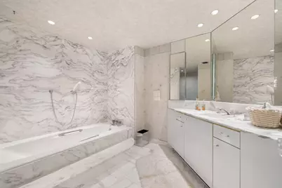 5500 Collins Avenue #1401, Miami Beach, FL 33140 - Photo 30