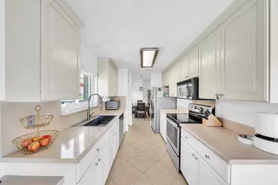 10255 Sunset Bend Drive, Boca Raton, FL 33428 - Photo 4