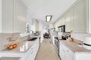 10255 Sunset Bend Dr, Boca Raton, FL 33428 - Photo 4