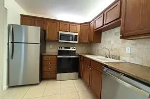 9355 SW 8th St, Boca Raton, FL 33428 - Photo 6