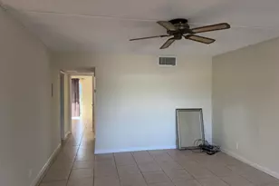 500 Village Green Cir W, Lake Worth, FL 33461 - Photo 4