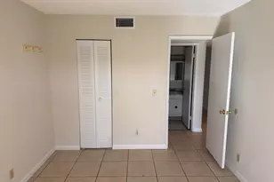 500 Village Green Cir W, Lake Worth, FL 33461 - Photo 14