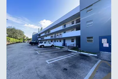 1630 Embassy Drive #306, West Palm Beach, FL 33401 - Photo 10