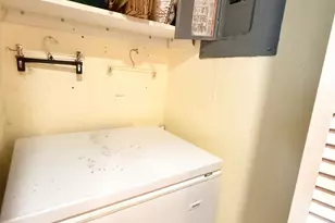 401 Lake Shore Dr, West Palm Beach, FL 33403 - Photo 6