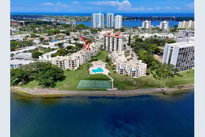 372 Golfview Road #403, North Palm Beach, FL 33408 - Photo 1