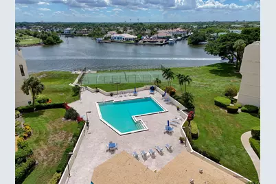 372 Golfview Road #403, North Palm Beach, FL 33408 - Photo 2