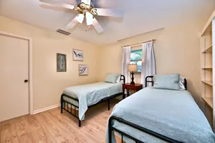 129 Alhambra Pl, West Palm Beach, FL 33405 - Photo 20