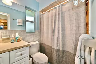 129 Alhambra Pl, West Palm Beach, FL 33405 - Photo 18