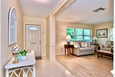 129 Alhambra Place, West Palm Beach, FL 33405 - Photo 4