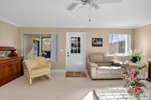 426 Pine Glen Ln, Greenacres, FL 33463 - Photo 4