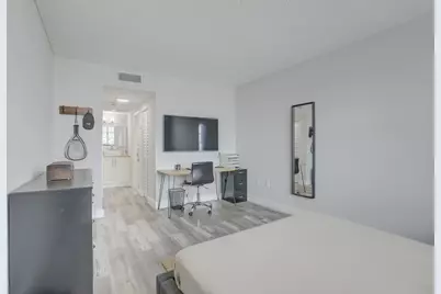 500 Bayview Drive #727, North Miami Beach, FL 33160 - Photo 18