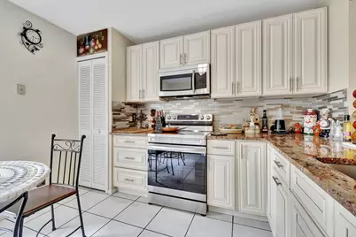 5531 Parkwalk Circle E, Boynton Beach, FL 33472 - Photo 14