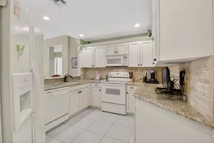 12439 Crystal Pointe Dr, Boynton Beach, FL 33437 - Photo 16