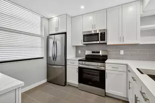 3710 Whitehall Dr, West Palm Beach, FL 33401 - Photo 6