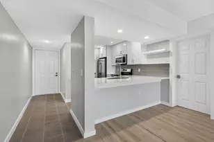 3710 Whitehall Dr, West Palm Beach, FL 33401 - Photo 2