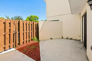 641 Executive Center Dr, West Palm Beach, FL 33401 - Photo 12