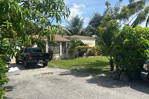 565 NW 143rd St, Miami, FL 33168 - Photo 4