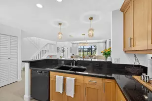 479 Prestwick Cir, Palm Beach Gardens, FL 33418 - Photo 10