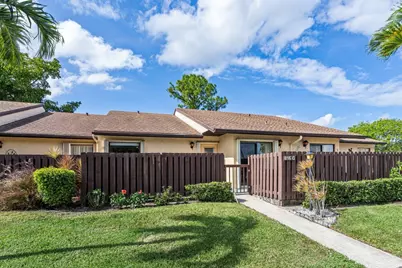 816 Sky Pine Way #G, Greenacres, FL 33415 - Photo 2