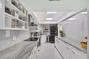 1731 Presidential Way, West Palm Beach, FL 33401 - Photo 14