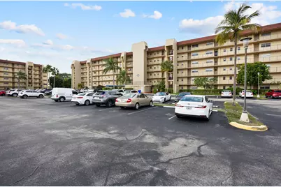 3590 Via Poinciana #510, Lake Worth, FL 33467 - Photo 2